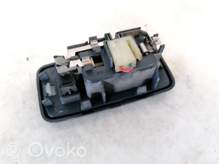 Toyota Corolla E120 E130 Luz del asiento trasero 8125005010