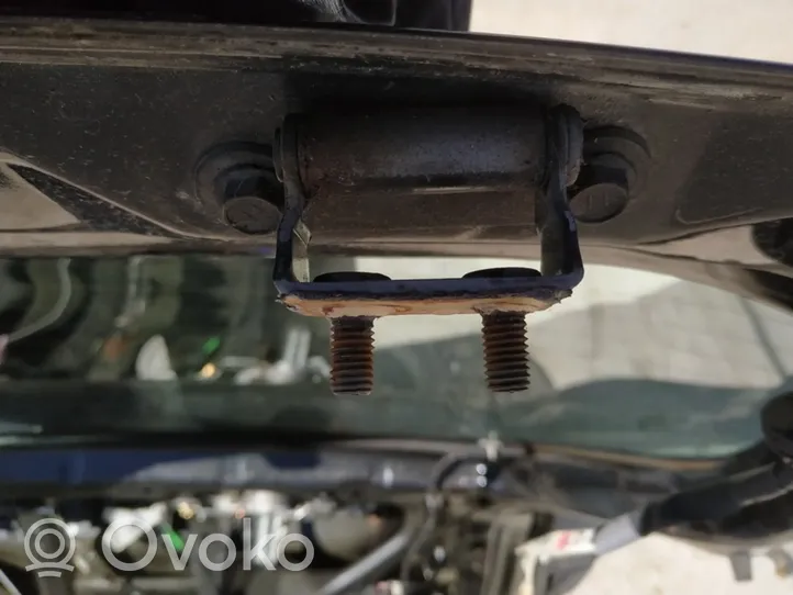 Toyota Corolla E120 E130 Tailgate/trunk/boot hinge 