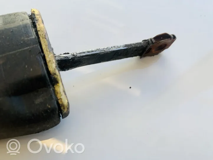 Volkswagen PASSAT B3 Priekinių durų atvėrimo ribotuvas 357837323