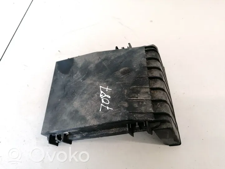 Volkswagen Caddy Fuse box cover 1K0937132D