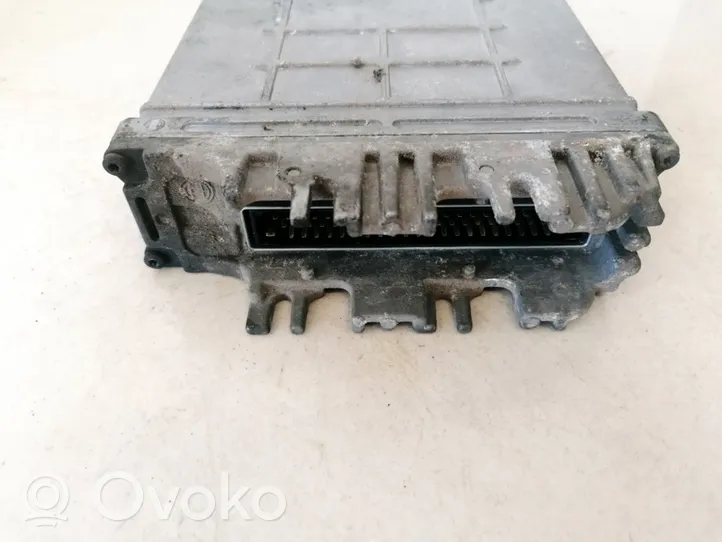 Renault Scenic I Calculateur moteur ECU 0281010077