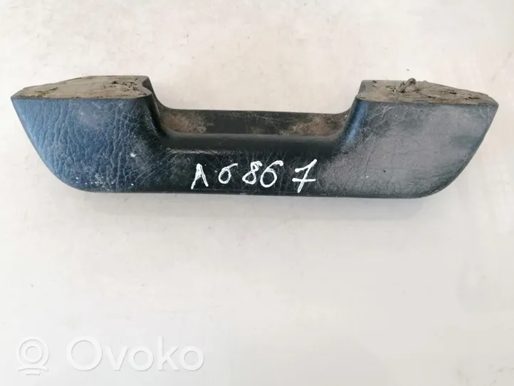 Audi 80 90 B2 Inne części wnętrza samochodu 811867173