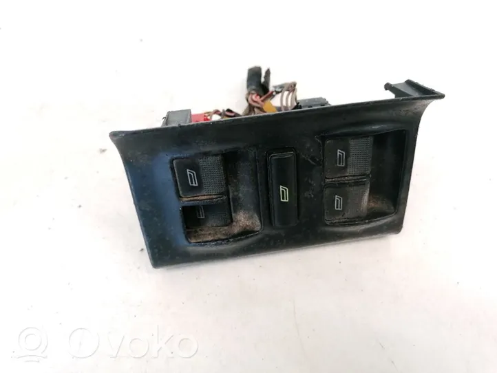 Audi A4 S4 B5 8D Interruptor del elevalunas eléctrico 8D1959515B