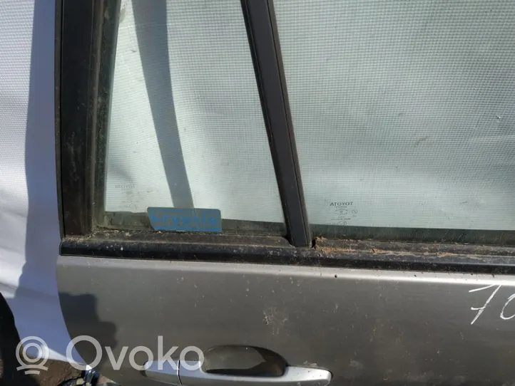 Toyota Corolla Verso E121 Listwa / Uszczelka szyby drzwi tylnych 