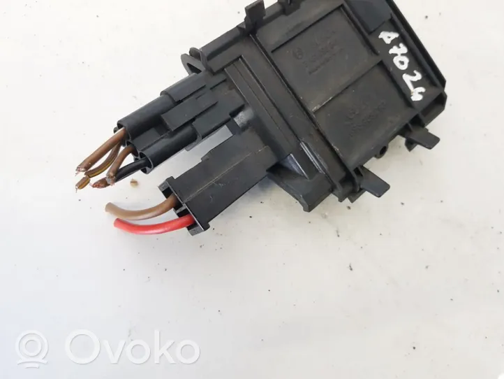Audi 80 90 B3 Heater blower motor/fan resistor 3131090041