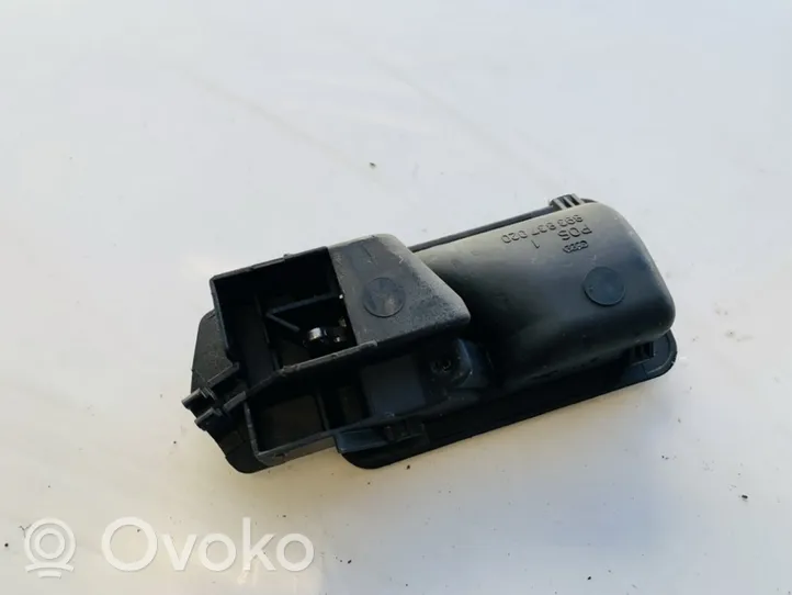 Audi 80 90 B3 Priekinė atidarymo rankenėlė vidinė 893837020