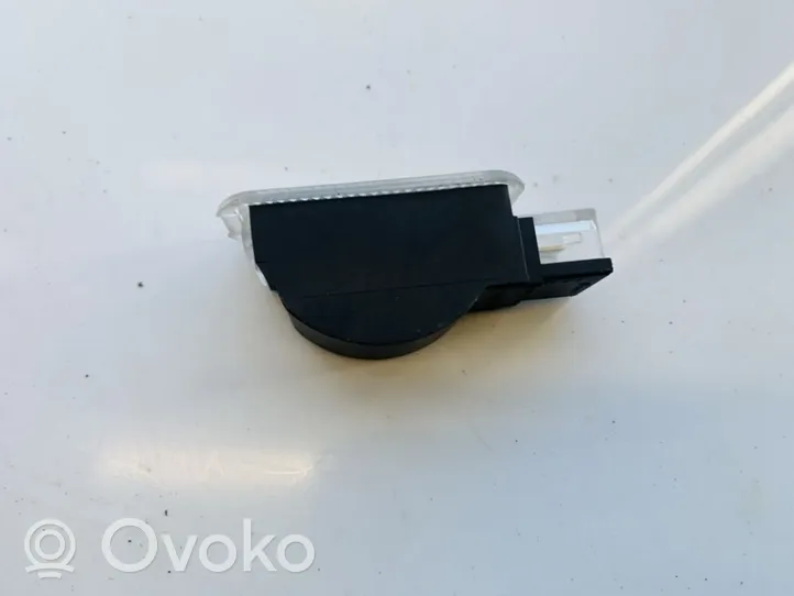 Volkswagen Fox Inne oświetlenie wnętrza kabiny 3b0847416b