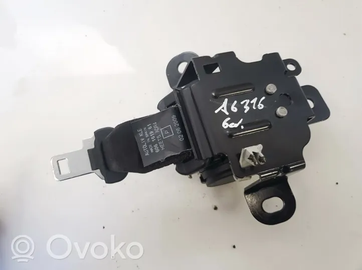 Nissan Qashqai Pas bezpieczeństwa fotela tylnego środkowego 606161961