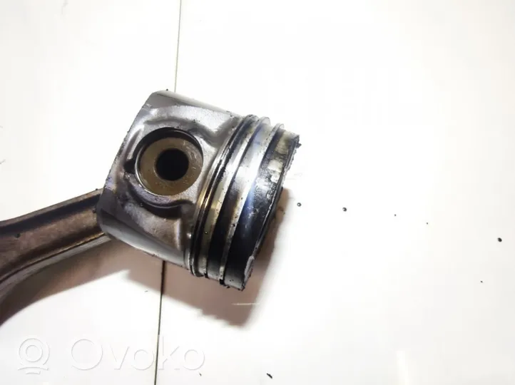 Opel Vectra B Piston with connecting rod 