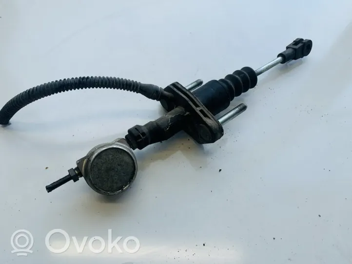 Opel Astra H Clutch master cylinder 90523769