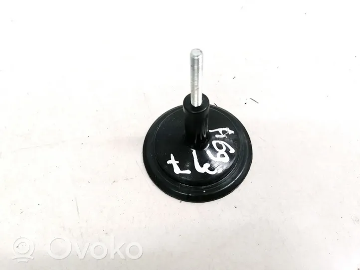 Volvo V50 Spare wheel bolt 