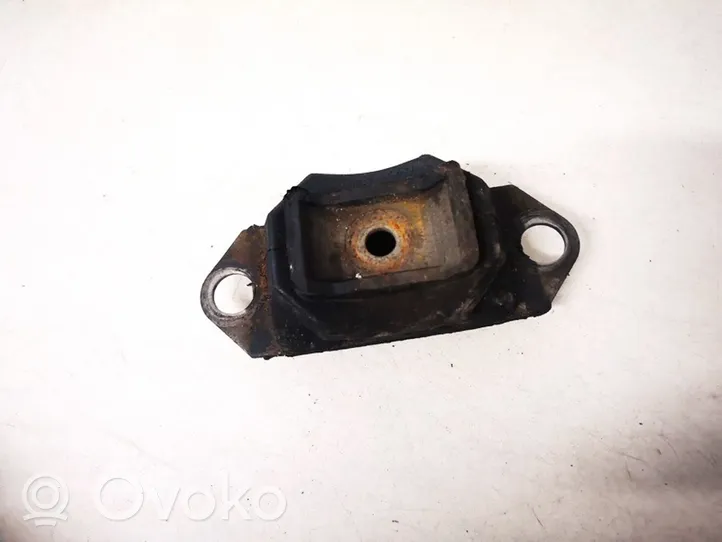 Nissan Qashqai Moottorin kiinnikekorvake 8200359147