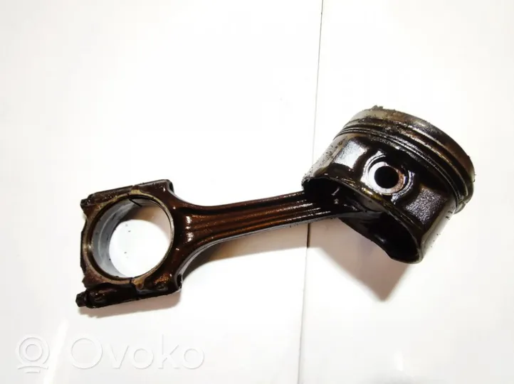 Volkswagen Golf IV Piston with connecting rod 058d