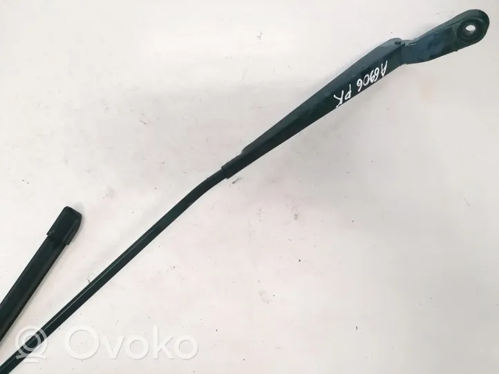 Volkswagen Polo IV 9N3 Front wiper blade arm 6q2955409c