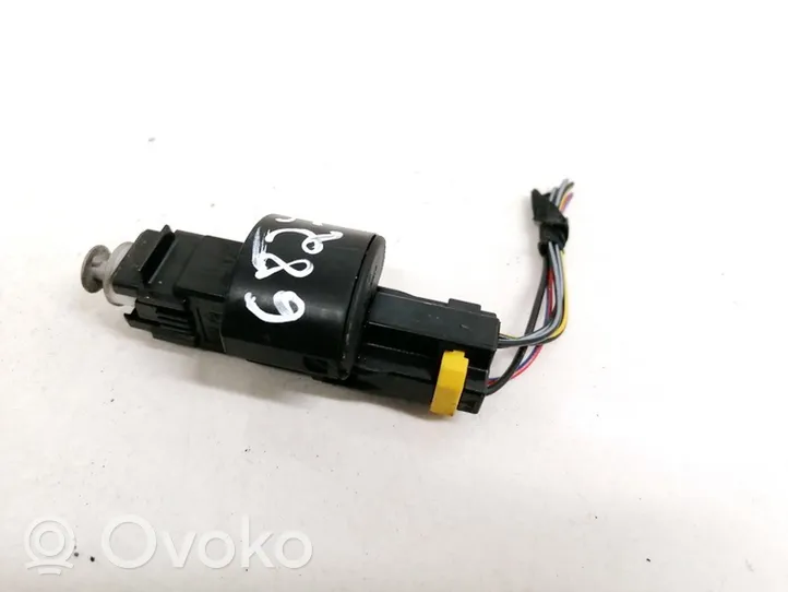 Opel Omega B2 Brake pedal sensor switch 09149765