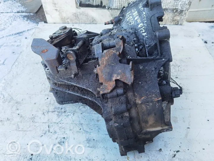 Ford Mondeo Mk III Mechaninė 5 pavarų dėžė 1S7R7F096AC