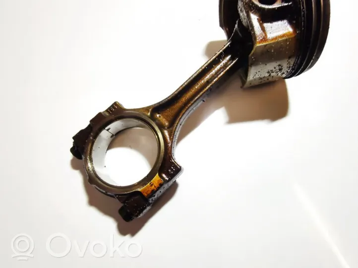 Saab 9-3 Ver2 Piston avec bielle 