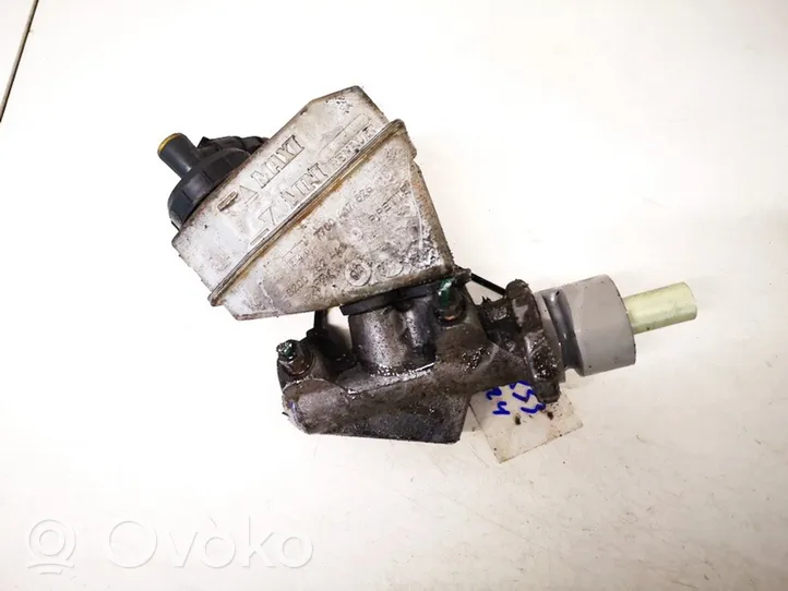 Renault Kangoo I Master brake cylinder 7700417826