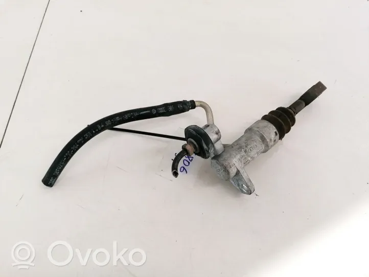 Volkswagen PASSAT B5 Główny cylinder sprzęgła 8D1721401