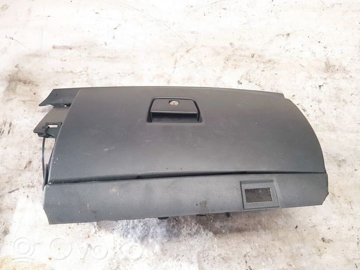 Volvo V50 Boite à gants 8626141