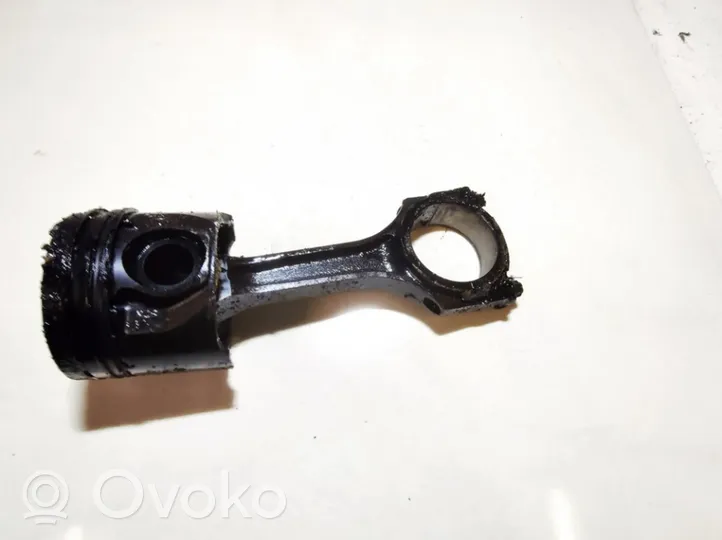 Ford Mondeo Mk III Piston with connecting rod 246558