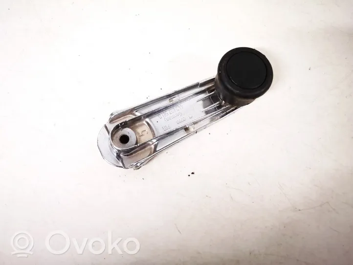 Audi 80 90 B3 Priekinio lango atidarymo rankenėlė 443837581d