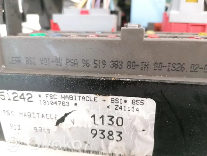 Citroen C8 Boîte à fusibles 9651938380