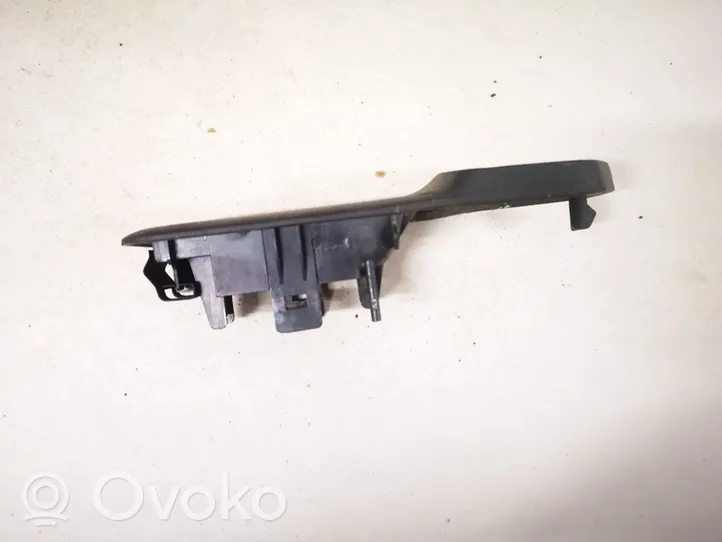 Nissan Primera Support bouton lève vitre porte avant 