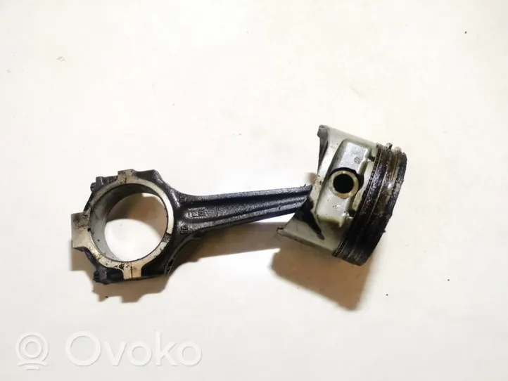 Ford Galaxy Piston with connecting rod 