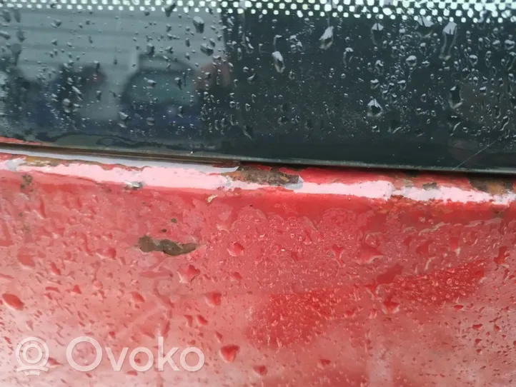 Volkswagen Golf V Tylna klapa bagażnika raudonas
