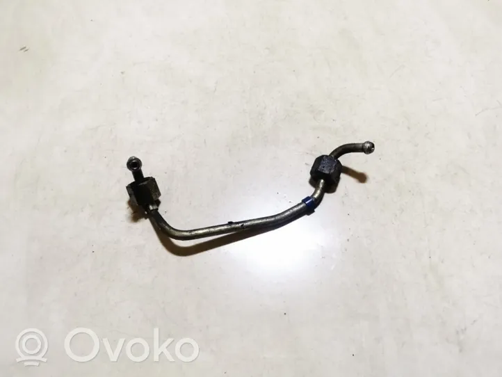 Ford Mondeo Mk III Fuel line pipe 