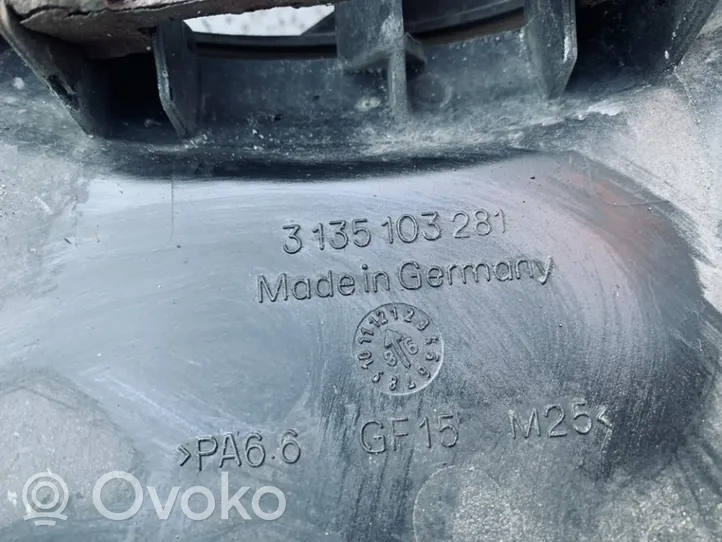 Opel Vectra B Jäähdyttimen jäähdytinpuhaltimen suojus 3135103281