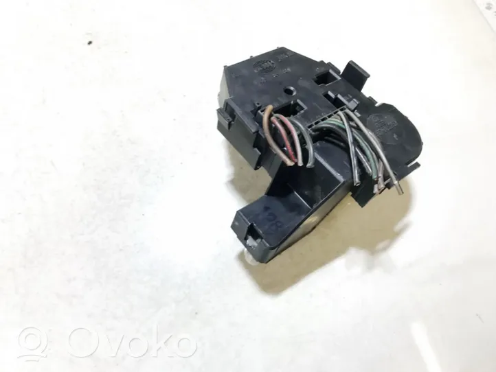 Volkswagen PASSAT B3 Wkład lampy tylnej 357945257