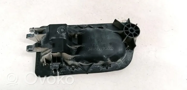 Renault Laguna I Klamka wewnętrzna drzwi tylnych 7700823286