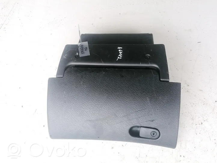 Opel Vectra B Glove box 