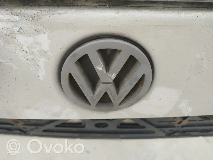 Volkswagen Golf III Mostrina con logo/emblema della casa automobilistica 