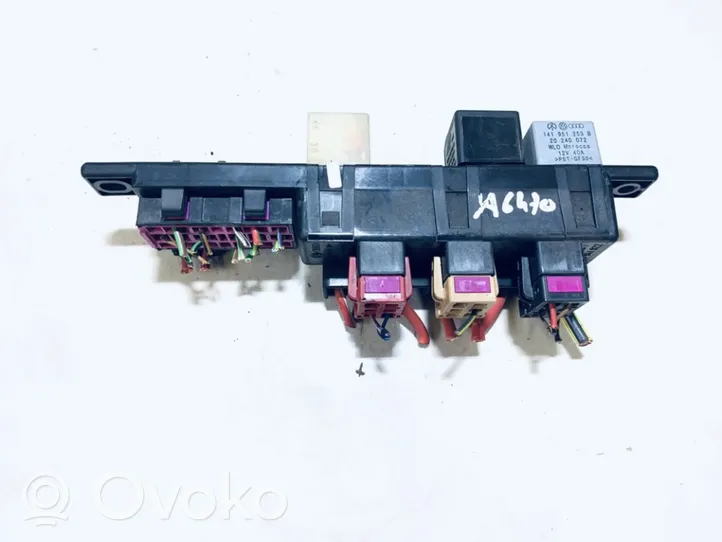 Volkswagen Bora Fuse box set 8l0941822