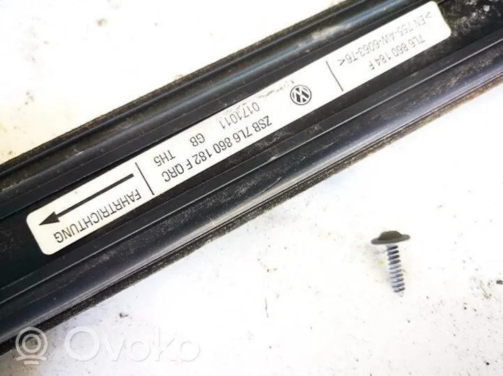 Volkswagen Touareg I Front door glass trim molding 7l6860182f