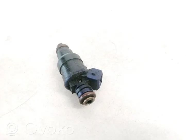 Renault Scenic I Injecteur de carburant 866313