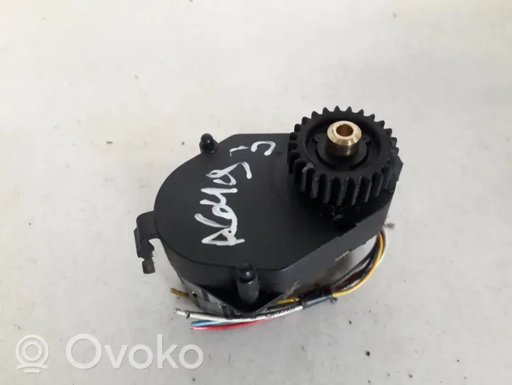 Renault Laguna I Moteur / actionneur de volet de climatisation 9094802545