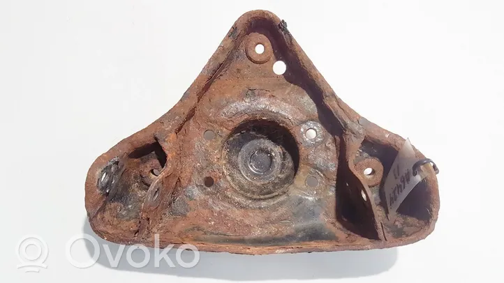 Audi A4 S4 B5 8D Supporto di montaggio della molla elicoidale 8d0412391b