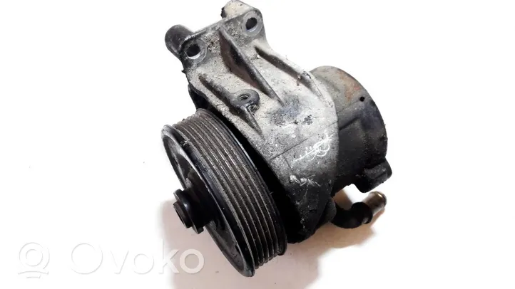 Renault Laguna I Power steering pump 7700100653