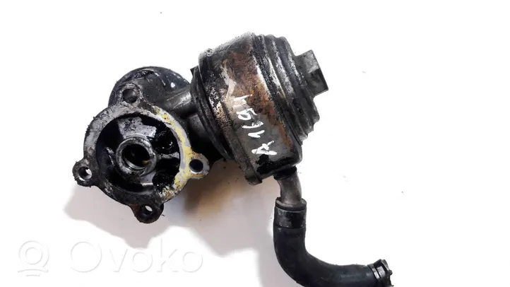 Nissan Primera Halterung Ölfilter / Ölkühler 