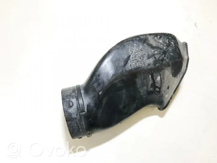 Mitsubishi Carisma Rura / Wąż dolotowy powietrza mb957389