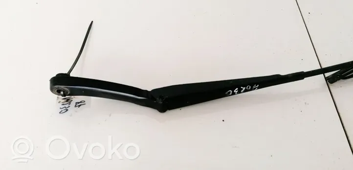 Citroen Berlingo Front wiper blade arm 962101468B