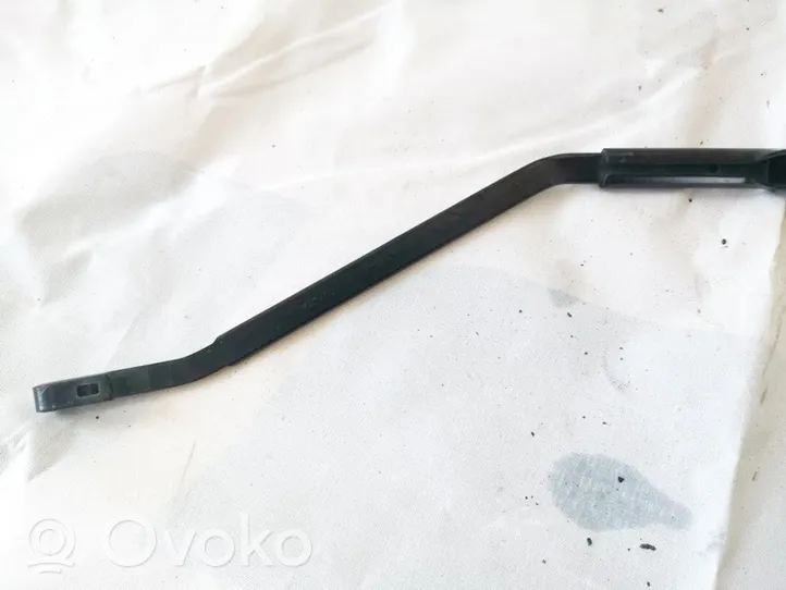 Toyota Corolla Verso E121 Front wiper blade arm 