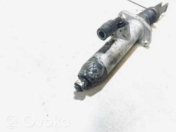 Audi 80 90 B3 Główny cylinder sprzęgła 893721401b