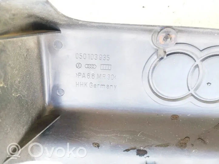 Audi A4 S4 B5 8D Variklio dangtis (apdaila) 050103935