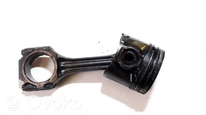 Volkswagen Golf III Piston with connecting rod 028h