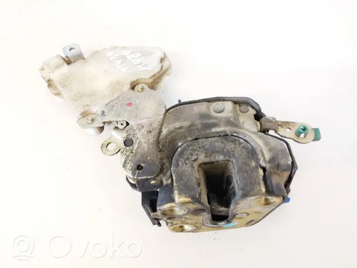 Nissan Almera N16 Zamek drzwi przednich 8055261u66